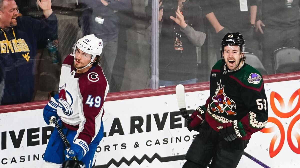    Хоккеист "Аризоны Койотис" Майкл Карконе в матче НХЛ© пресс-служба клуба "Аризона Койотис"