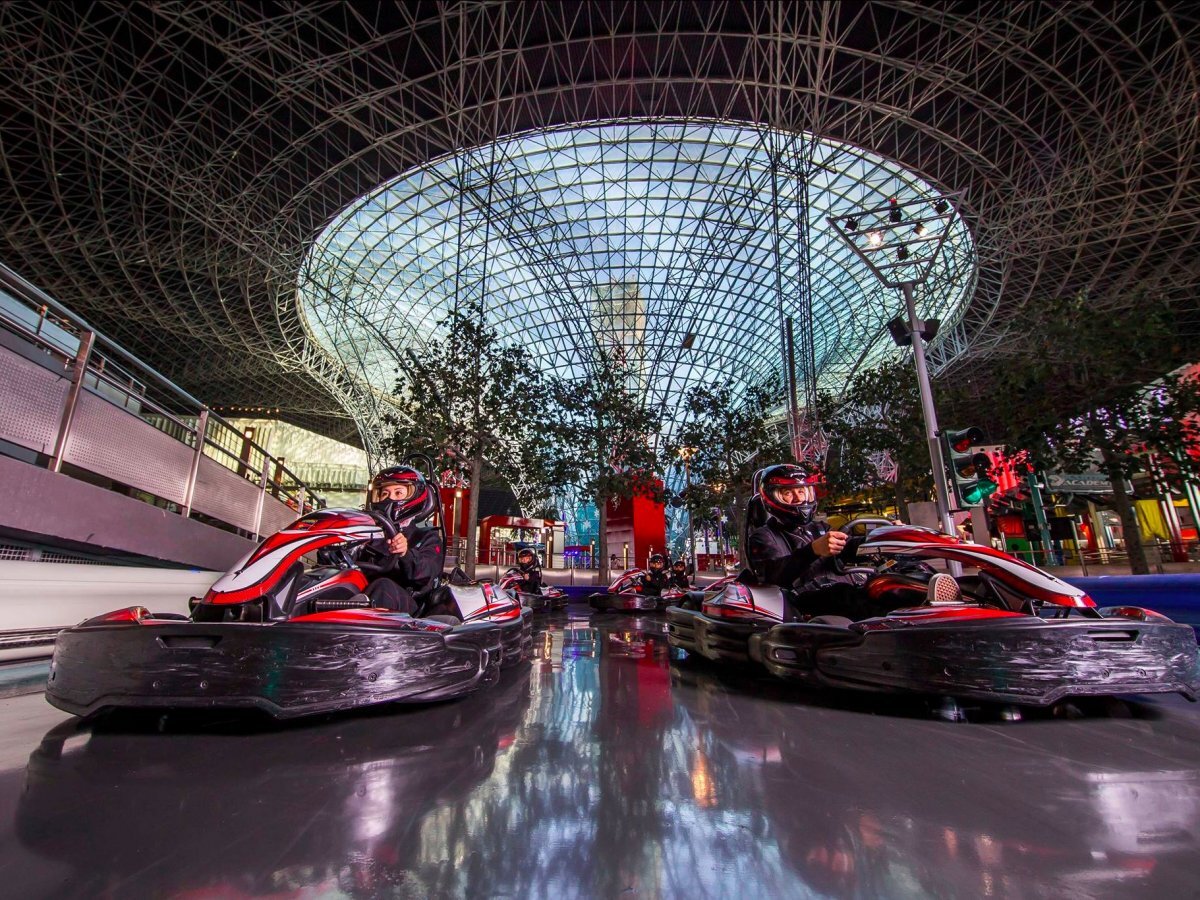 ferrari world в абу даби