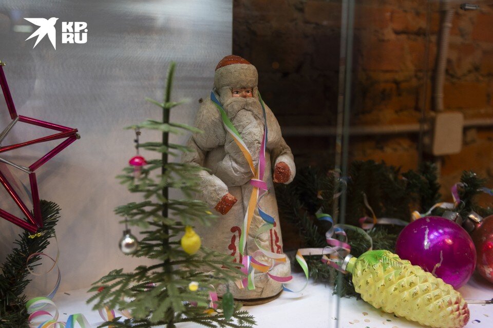     Музей фабрики хранит в себе много оригинальных советских игрушек из картона, ваты и стекла. Юлия ПЫХАЛОВА