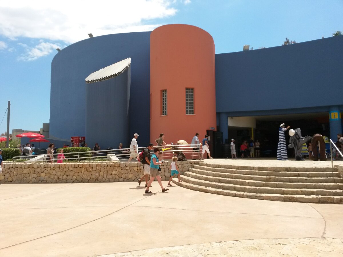 Аквариум в Пальме-де-Майорка. Главный вход