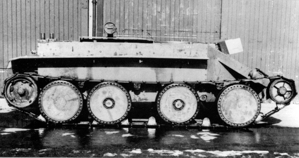 Convertible Medium Tank M1931, он же Cruiser Tank A13E1, 1937 год. Эта машина умудрилась стать прародителем американских колесно-гусеничных танков и английских "крейсеров".