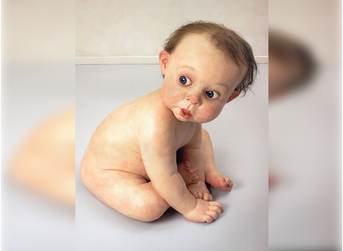 Гиперреалистичная скульптура "Большой ребенок" (Великобритания)