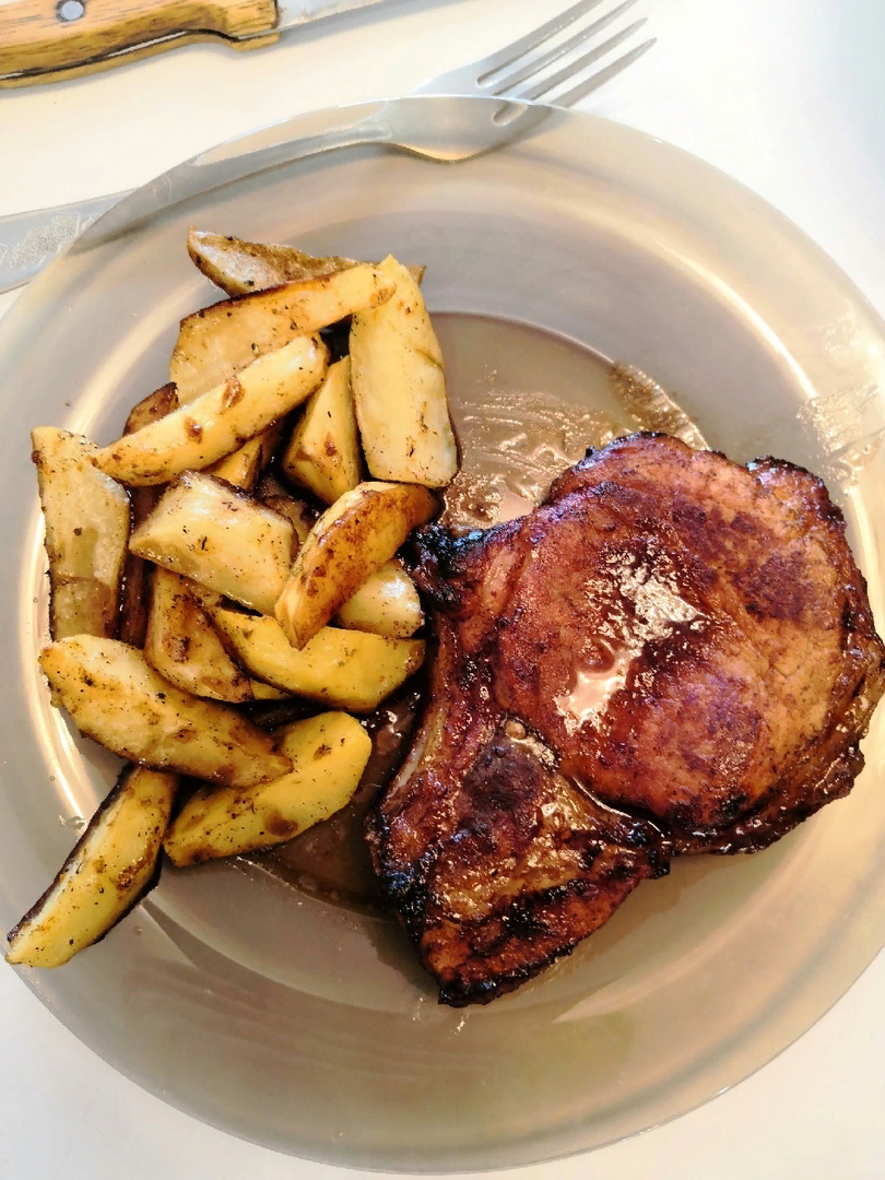 Сочное мясо и картошка