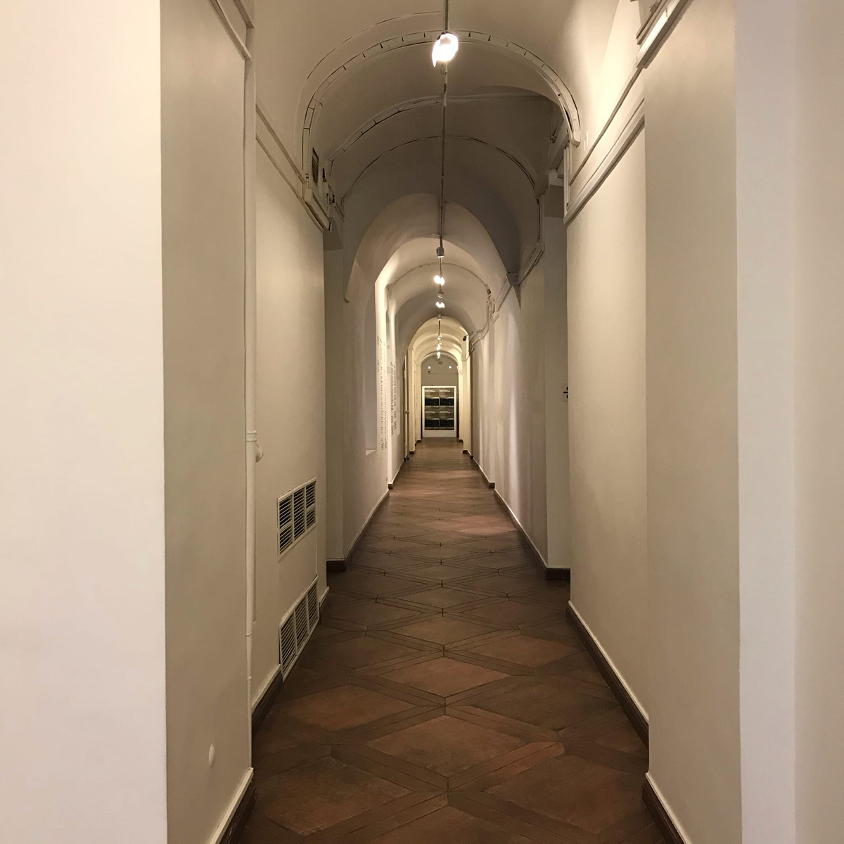 Лучше, чтобы было пусто, чем забито, кем попало.