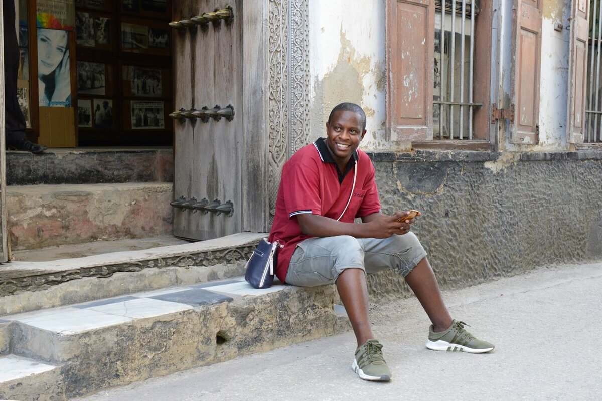 Местный гид на острове Занзибар. Танзания.