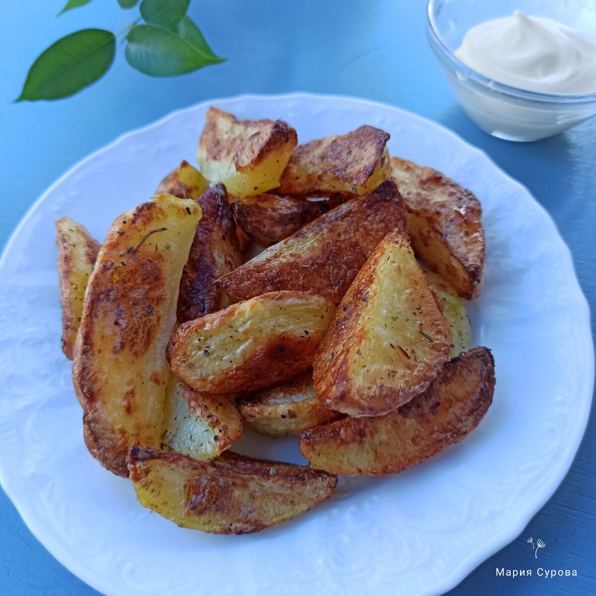 Домашний картофель по-деревенски.