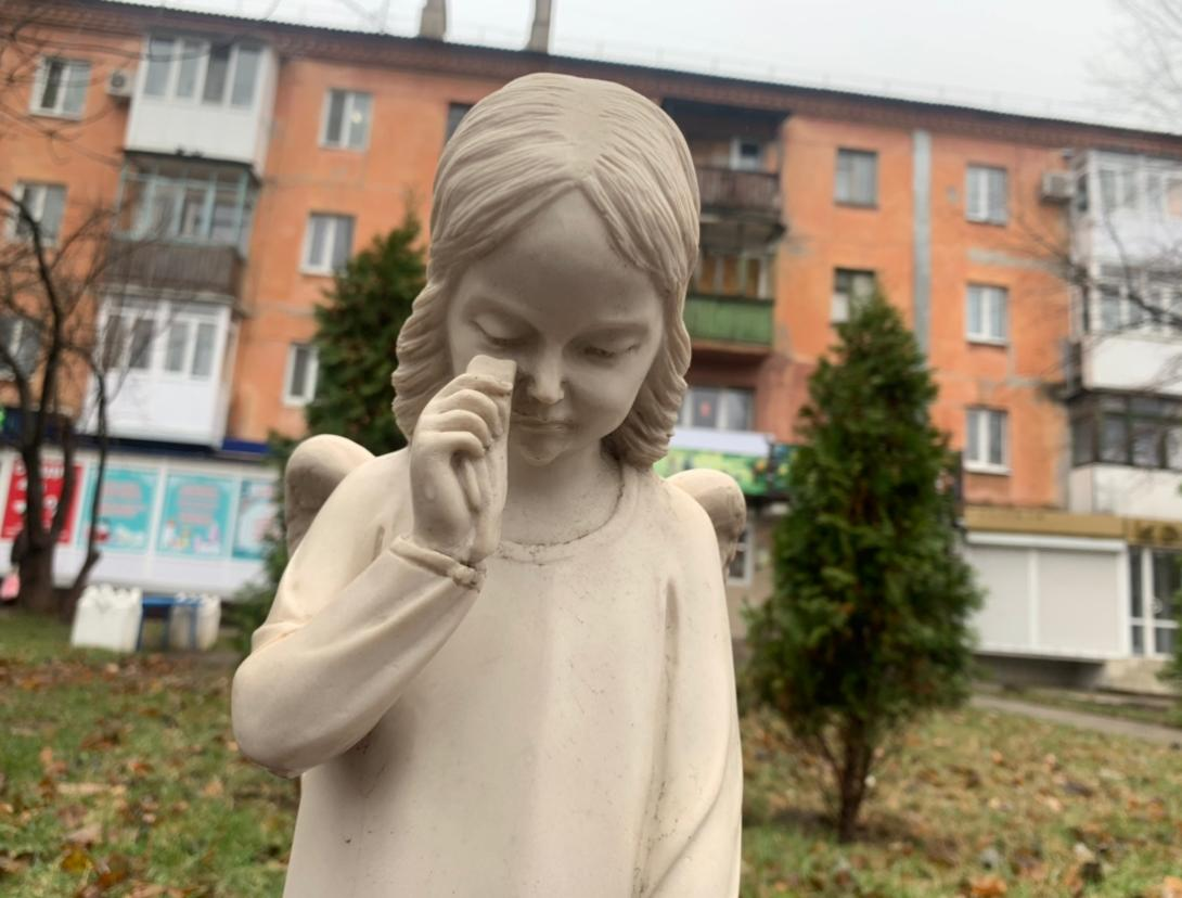 лидице чехия памятник детям. статуя детство. памятники детям войны 1941-1945 в россии. витебск обелиск памятник. скульптура внутренний ребенок.