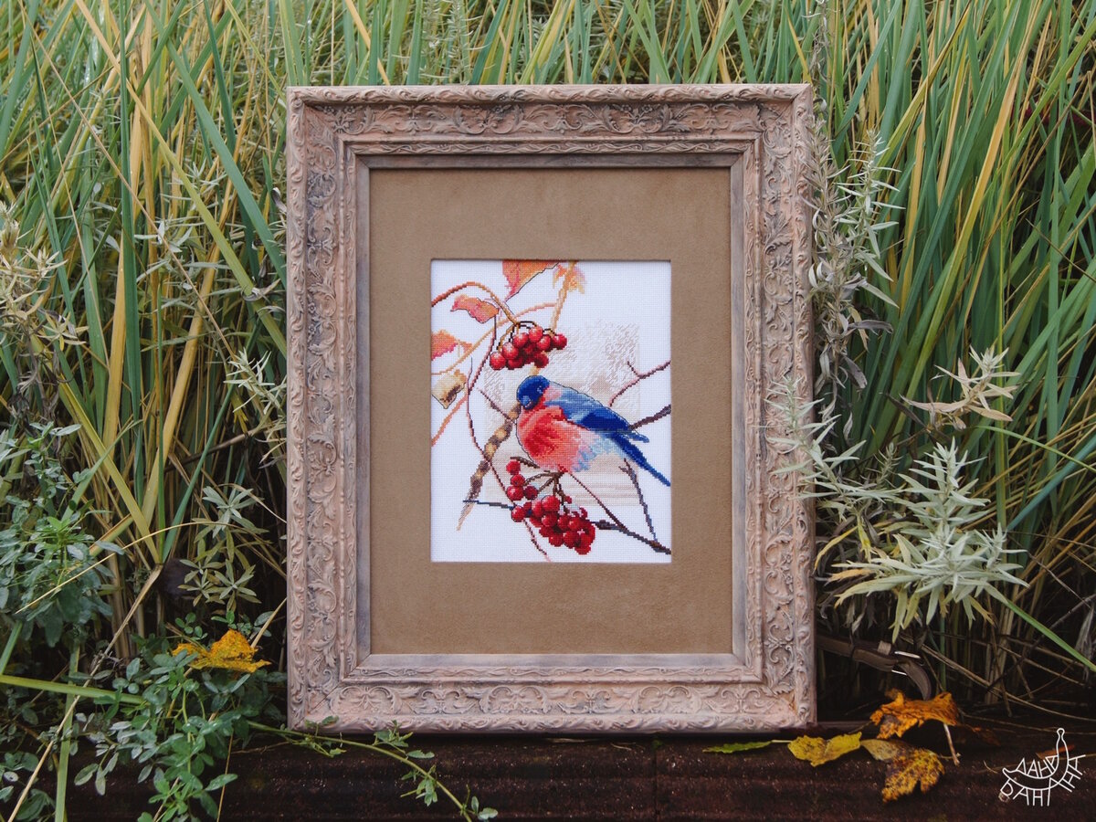 Рама изначально была серой, я же путём неимоверных усилий превратила её в винтажный беж