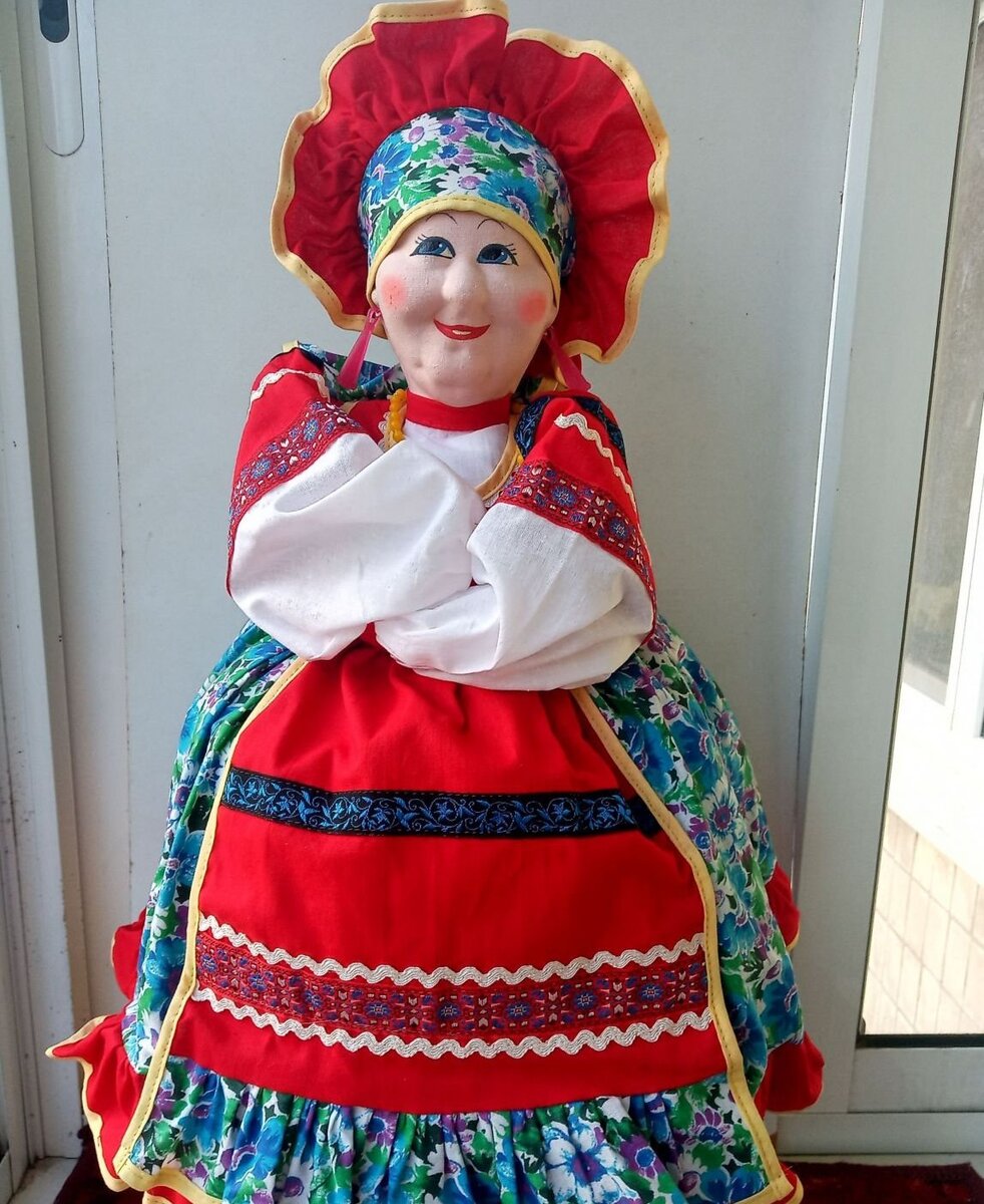 Большая подарочная кукла Пелагея. Кукла на самовар. Рост 60 см. Фото из открытых источников.
