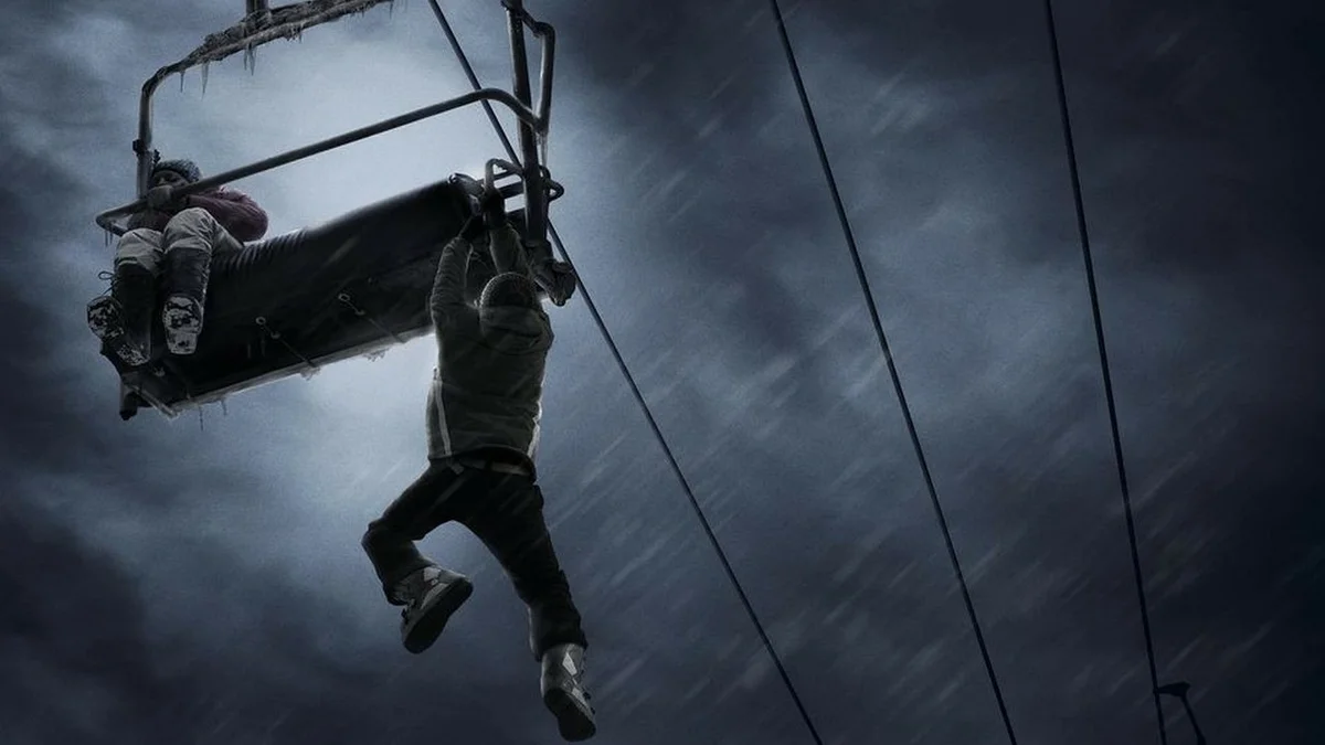 Трое друзей - два парня и девушка - приезжают на горнолыжный курорт. Так получается, что в воскресенье вечером ребята садятся на подъёмник, сотрудник которого, не заметив их, всё выключает и уходит. Наши герои оказываются посреди горы в нескольких метрах от земли, и висеть им там ещё до следующей пятницы, когда курорт откроется снова. Холод и голод берут своё, паника нарастает. 