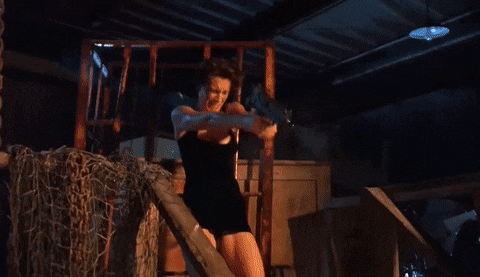 Джейми Ли Кертис и "узи"