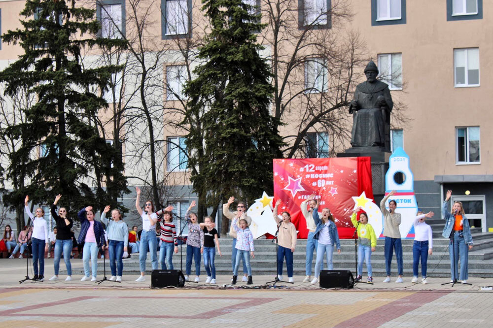 Погода в новом осколе на 3 дня. Дом культуры новый Оскол. Новый Оскол ДК. Новый Оскол 2022. Новый Оскол Центральная площадь.