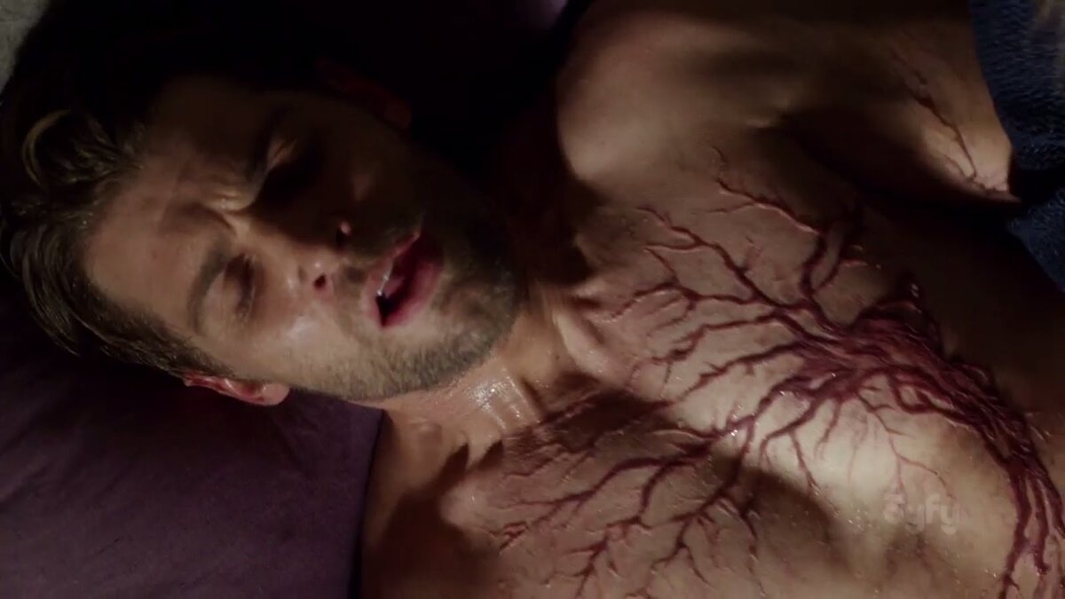 Кадр из сериала "Конец детства"