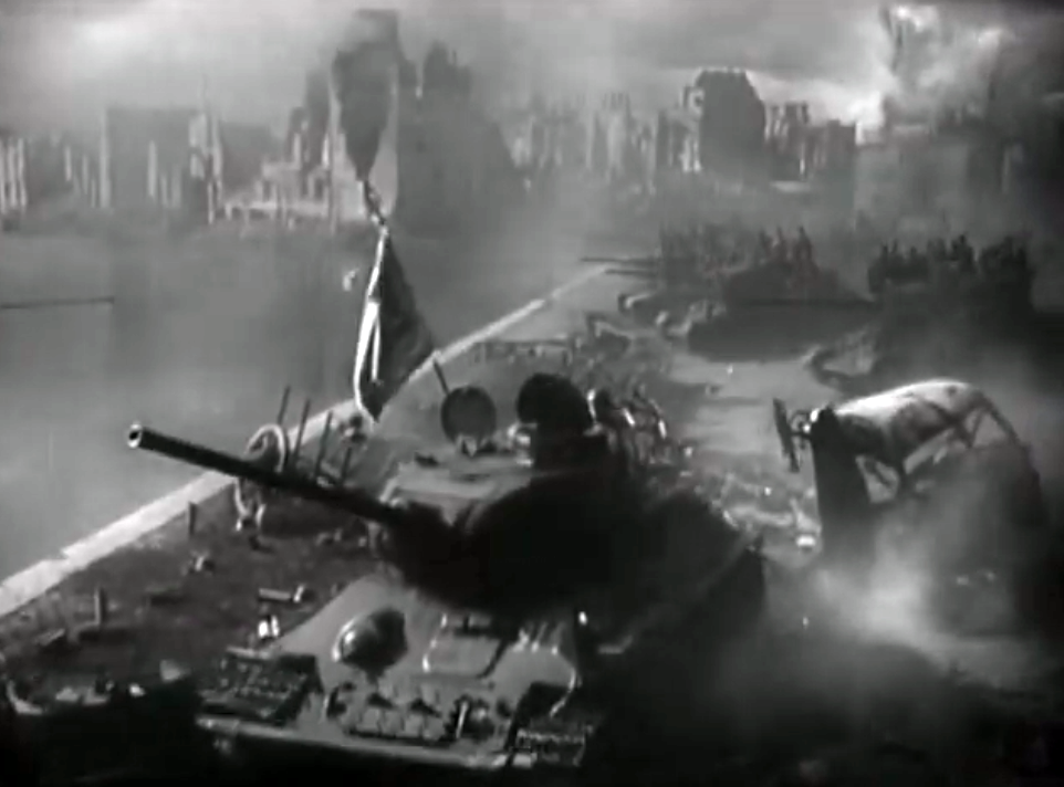 кадры из фильма "Встреча на Эльбе", 1949 г. Мосфильм. Танки припарковались в кафе "Мадам Буше"