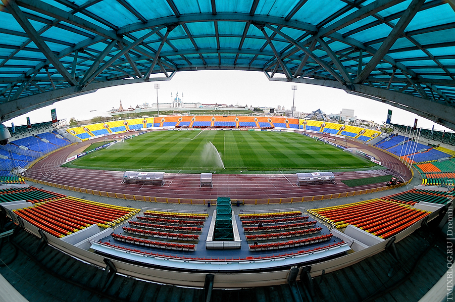 Center stadium. Казанский Центральный стадион. Стадион Центральный Казань трибуны. Стадион Рубин Казань. Центральный стадион Казань Южная трибуна.