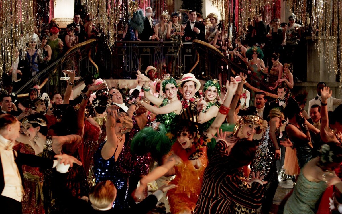 Вечеринка, на которой жизнь Сюзанны изменится навсегда.
Кадр из фильма "Великий Гэтсби". Режиссёр – Баз Лурман