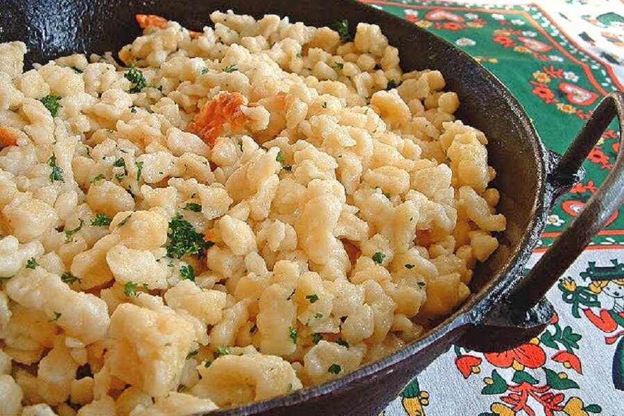 С. Пудовъ:  Рецепт - Вкусная домашняя яичная лапша по-венгерски - клецки нокедли обжаренные на сковородке