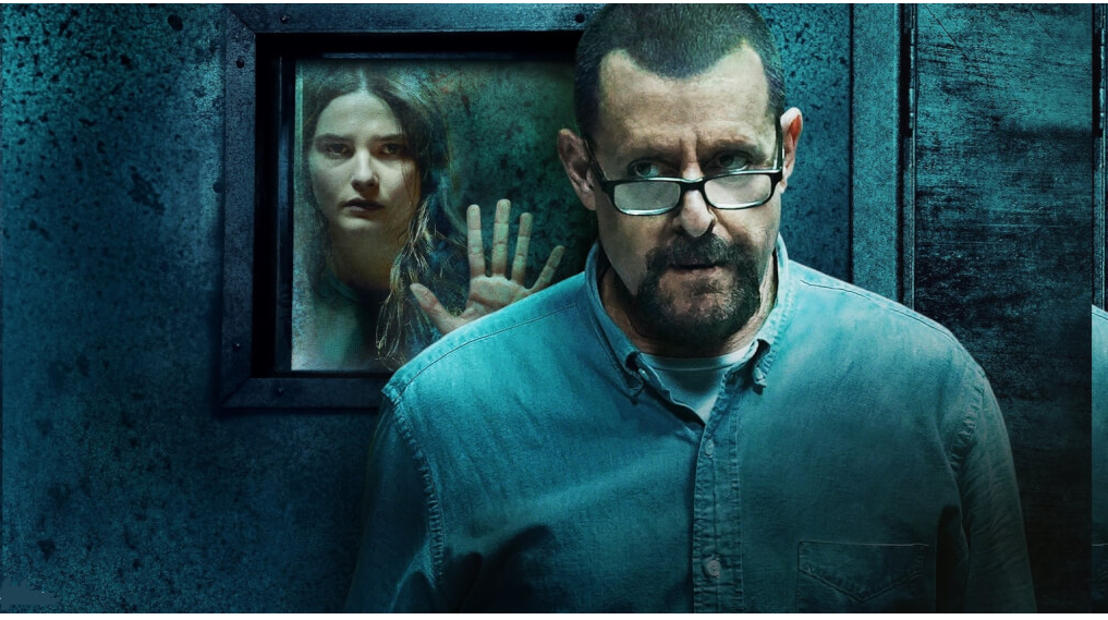 кадр из фильма Девушка в подвале