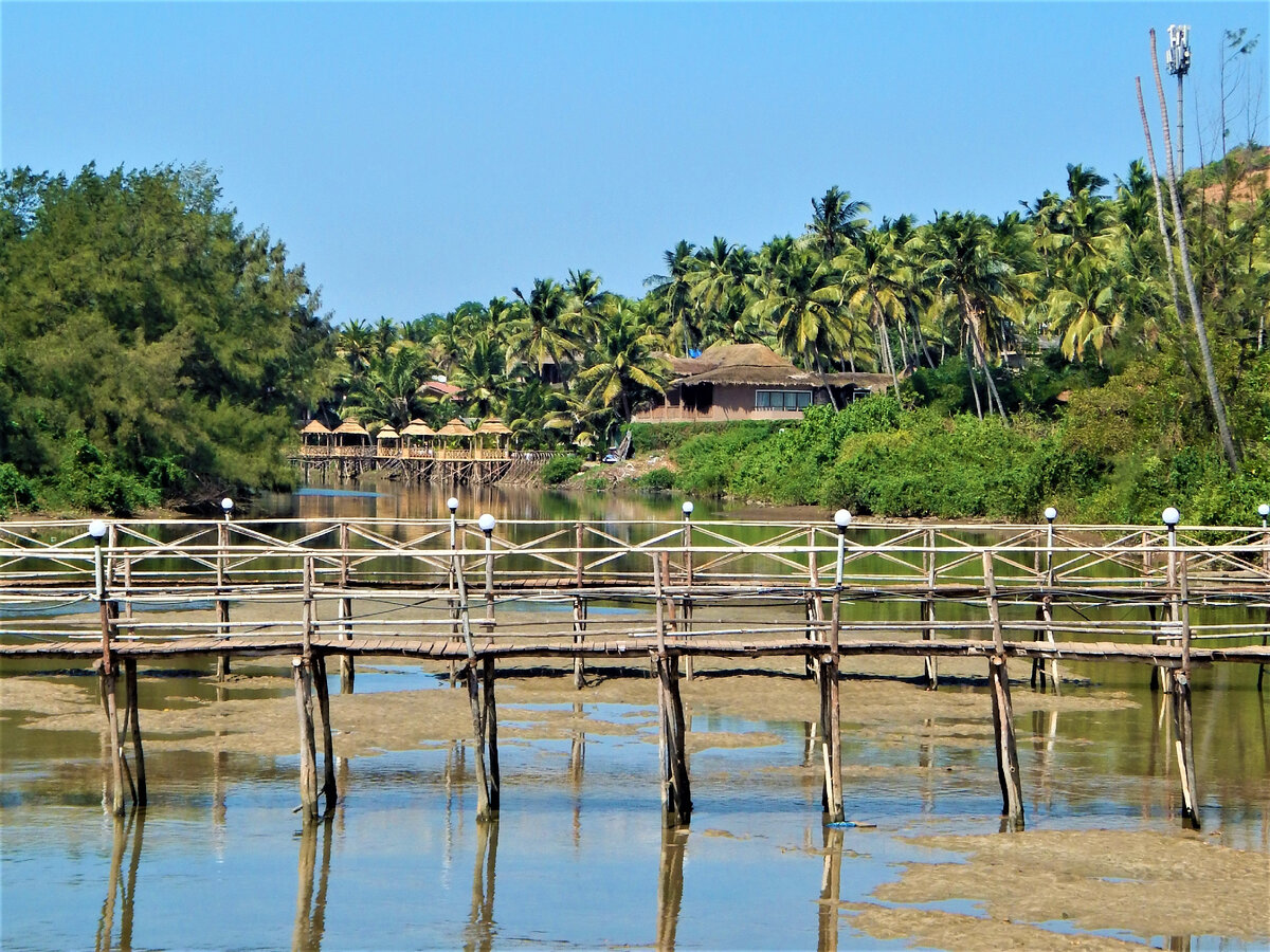 Пляж Мандрем. Обитали тут полгода. Пожалуй, самое тихое место в Северном Гоа. Фото автора.
