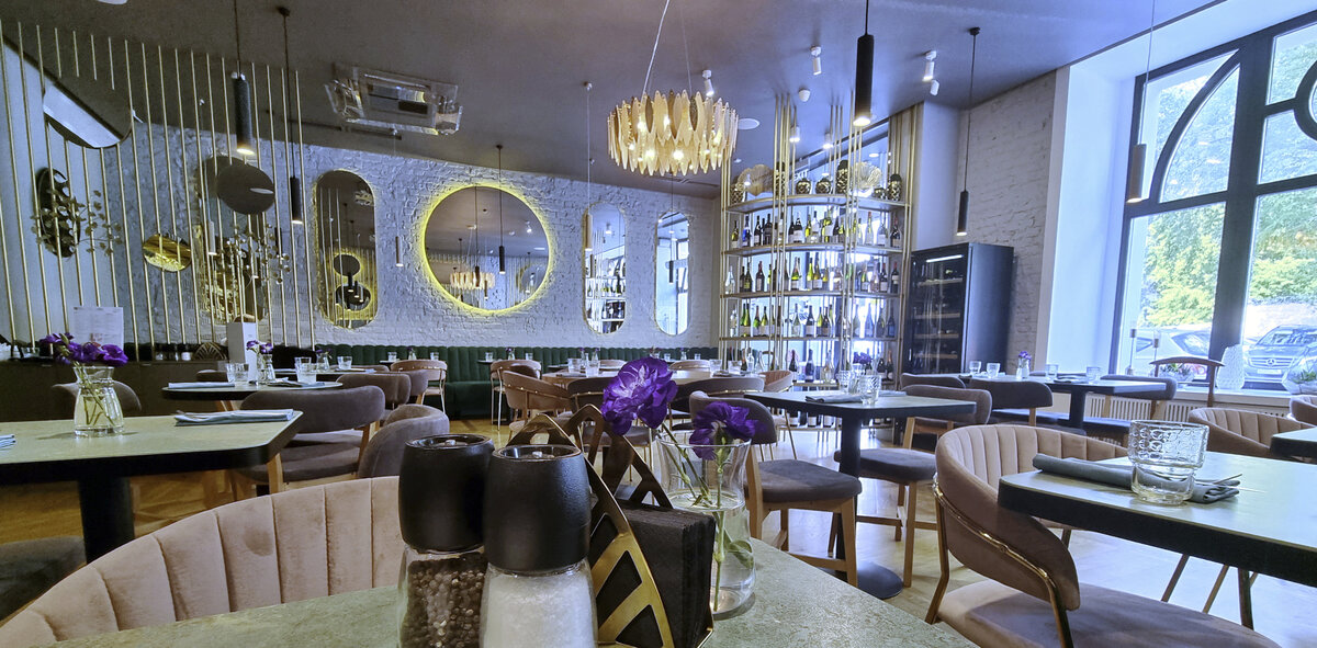 "Reef Seafood Bistro", интерьер