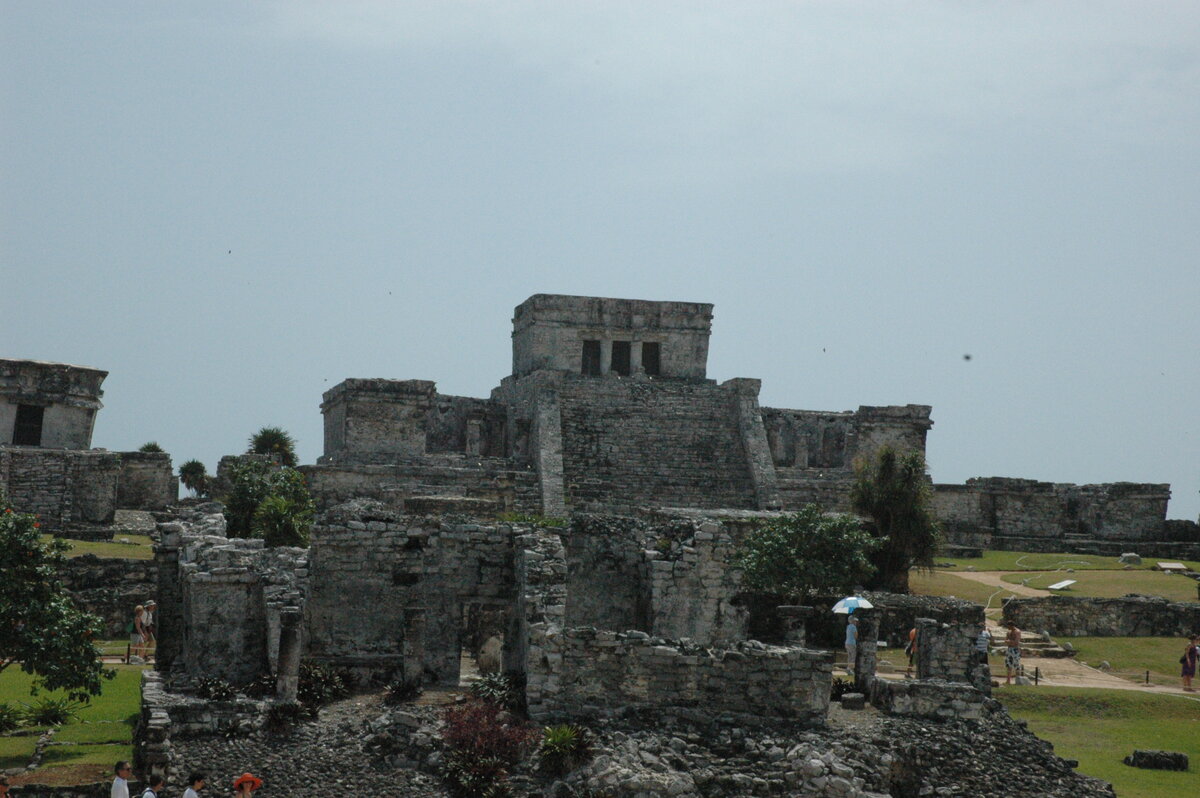 Развалины майяского города Тулум. Главный храм