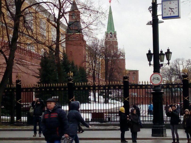 Представитель Кремля заявил 10 марта, что все попытки украинцев атаковать с оружием российских военных повлекут ответ