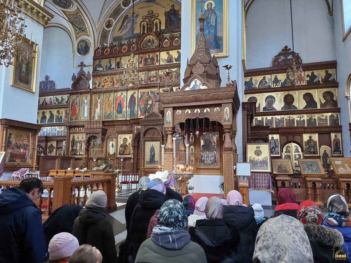 Ежедневный акафист Божией Матери и поступающая помощь Святогорской Лавре