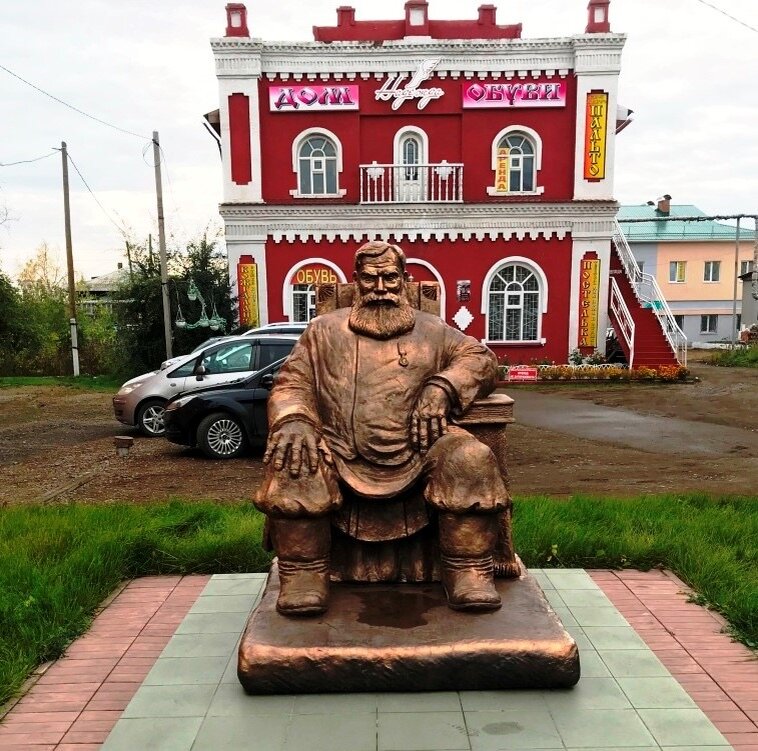 Погода в мариинске кемеровской. Памятник купцу в Мариинске. Город музей Мариинск. Мариинск Кемеровская область. Купец Мариинск.