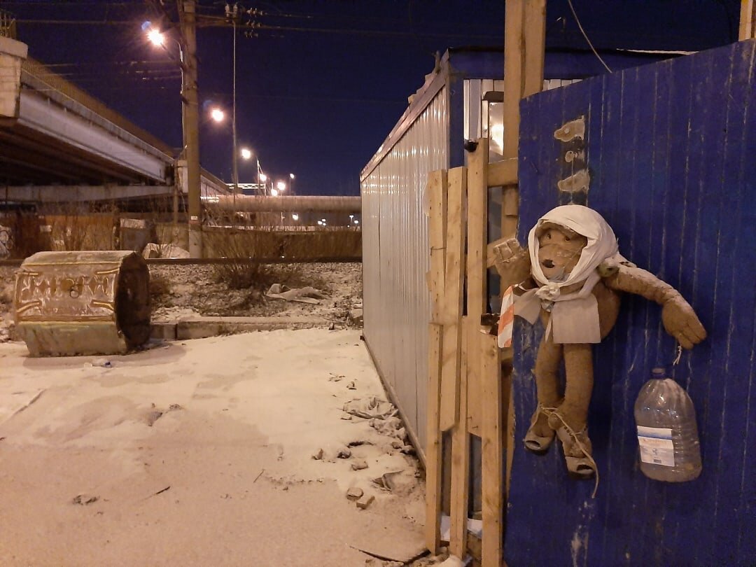 Вход в Зону Отчуждения. Снег и ночь добавляют особого антуража