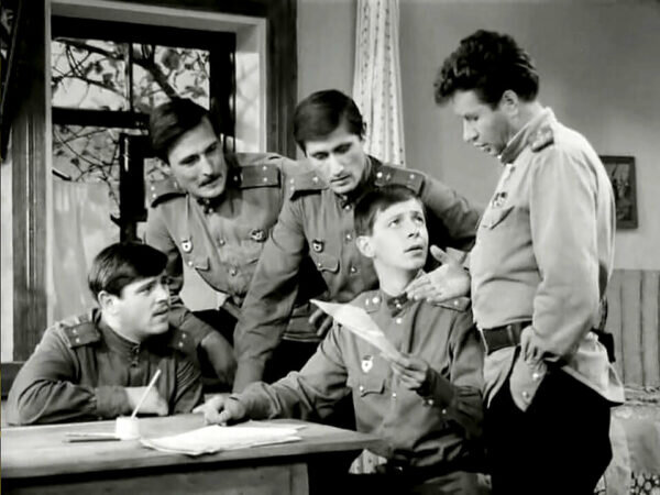    Кадр из фильма «В бой идут одни «старики».