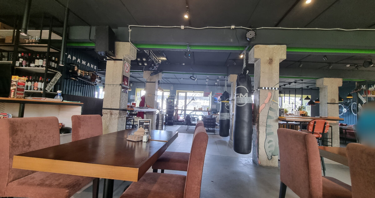 "Гаражане", интерьер