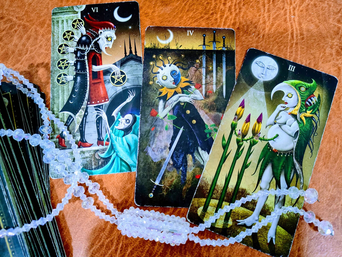 Deviant Moon Tarot