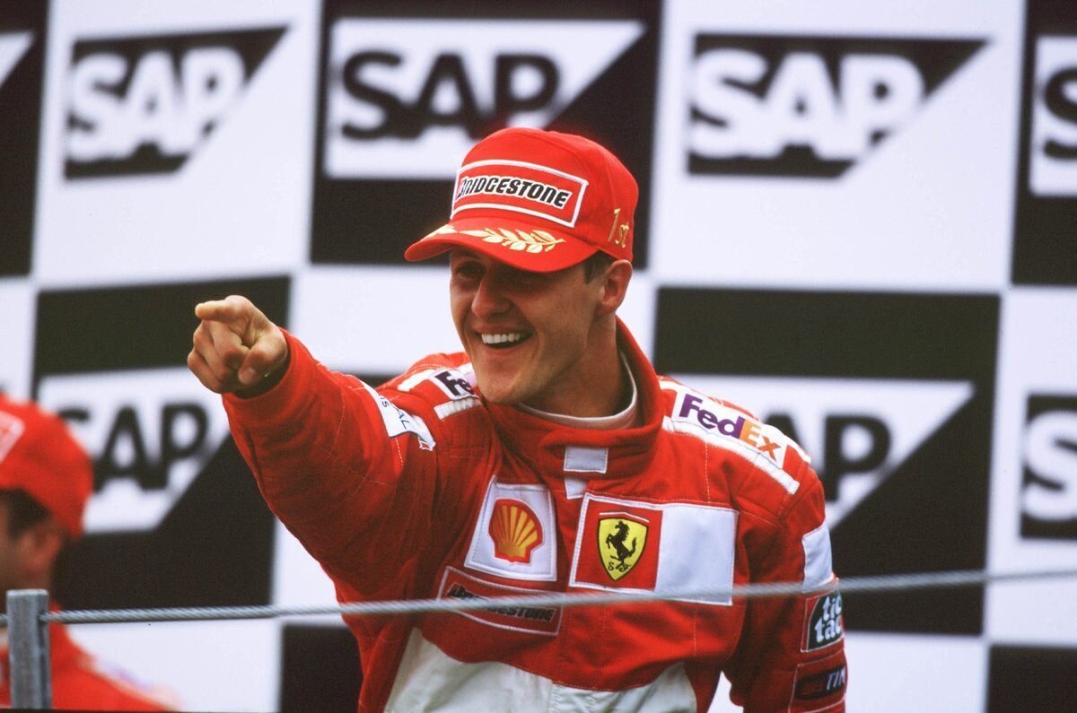 Михаэль Шумахер после победы в гонке