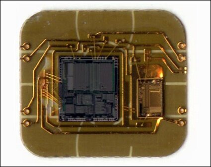 СИМ-карта физически деформирована или повреждена.  В этом случае карта ранее могла подвергнуться какому-либо виду  физического воздействию, при котором она была повреждена, форма  нарушена, контакты сломаны, окислились и прочее;
