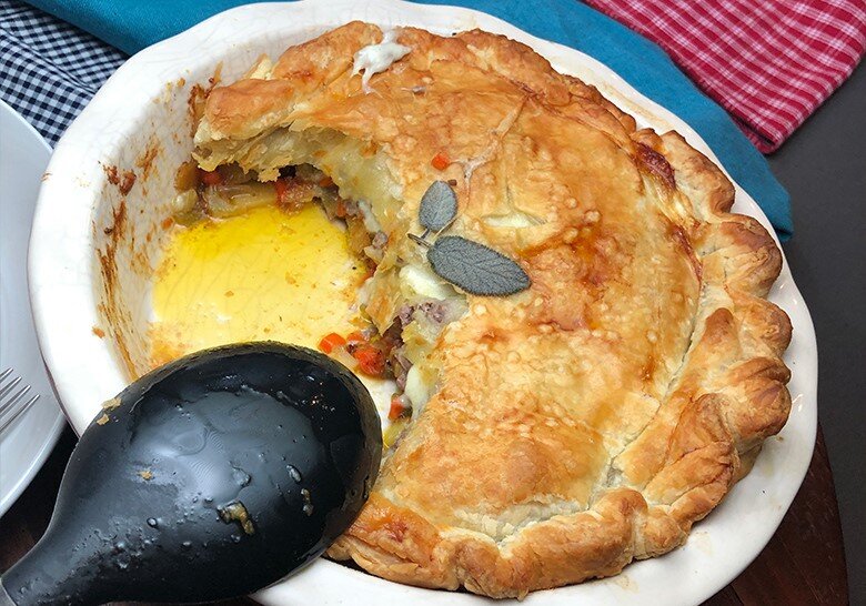 Домашний пирог с мясом дикого кабана. Время приготовления: 80 минут. Количество порций: 6.