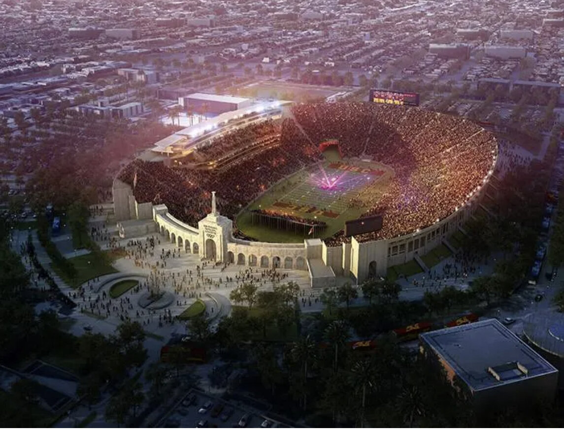 В Лос-Анджелесе есть свой Колизей, известный также как “Величающий стадион в мире”.  Он построен не в античные времена, но тоже имеет длинную и насыщенную историю спортивных и культурных мероприятий.