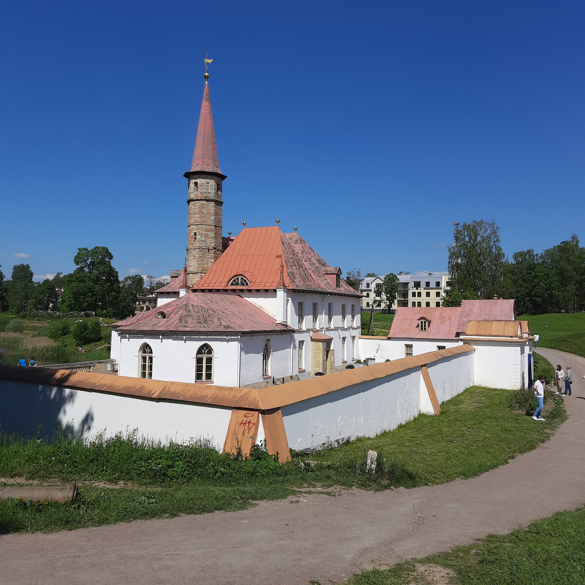 Приоратский парк дворец дорога