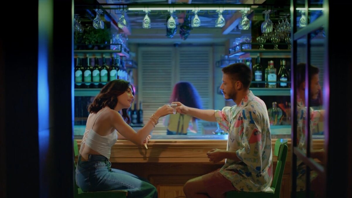 Кадры к 1 серии «Просто друзья»