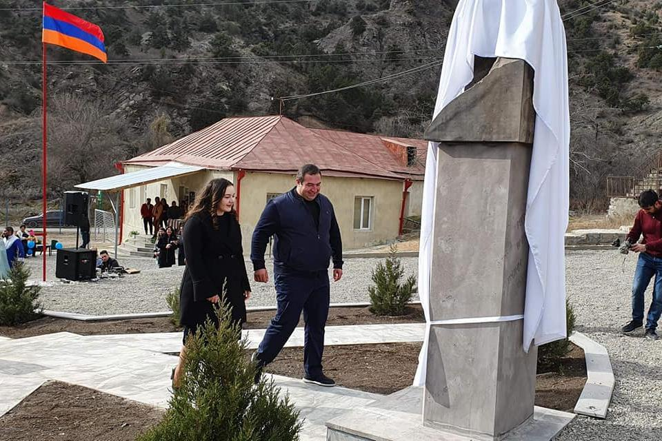 памятник нелюди андранику в селе СУС