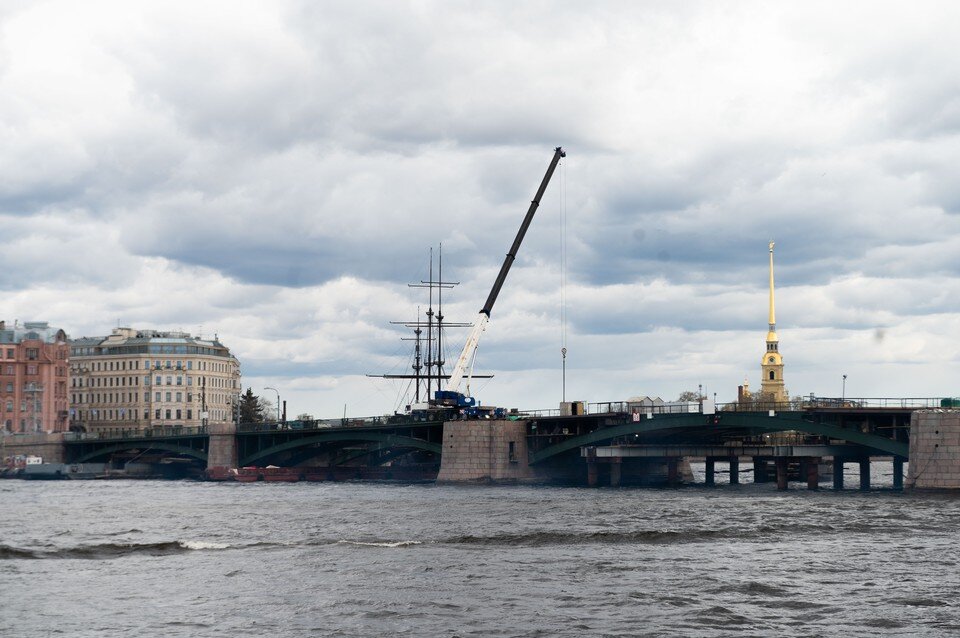     Переход призван делать удобнее прогулку между Петропавловкой и будущим Тучковым буяном. Юлия ПЫХАЛОВА