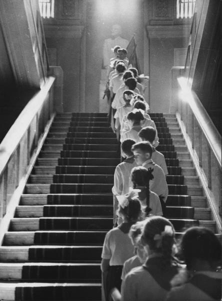 К Ленину. 1956 год Фото: Дмитрий Воздвиженский, Нина Свиридова