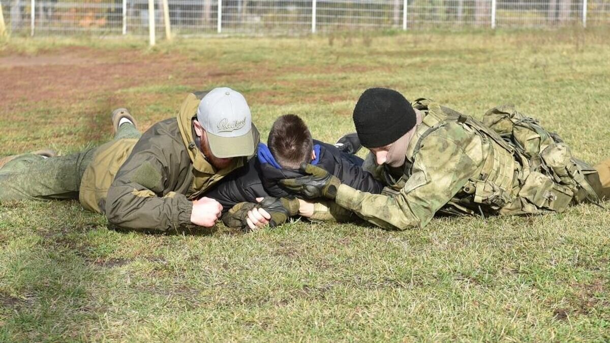    Занятия на курсах по начальной военной подготовке на базе ДОСААФ в Удмуртии© Фото : Официальный сайт Главы Удмуртской Республики и Правительства Удмуртской Республики