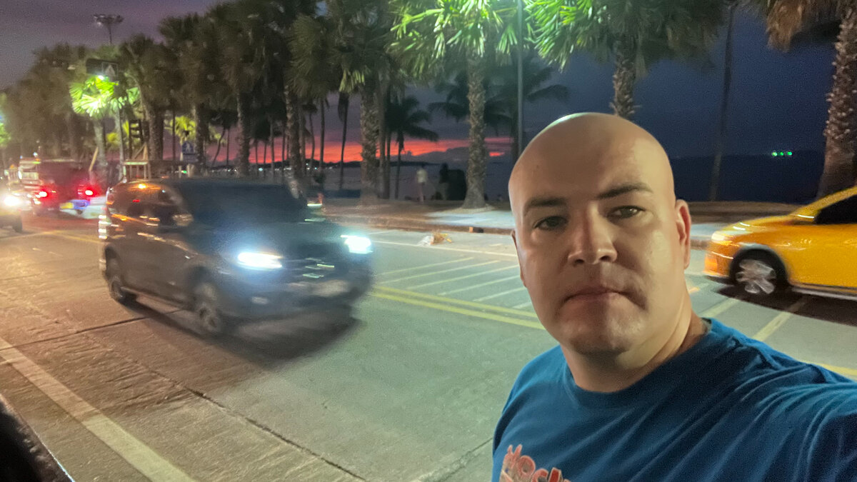 Настало время РАБотать от рассвета до заката.