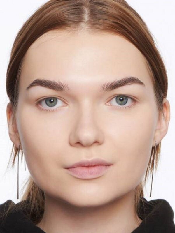 брови джиджи хадид форма. макияж для широко расставленных глаз. миндалевидная форма глаз. ассиметричные брови. джиджи хадид лицо.