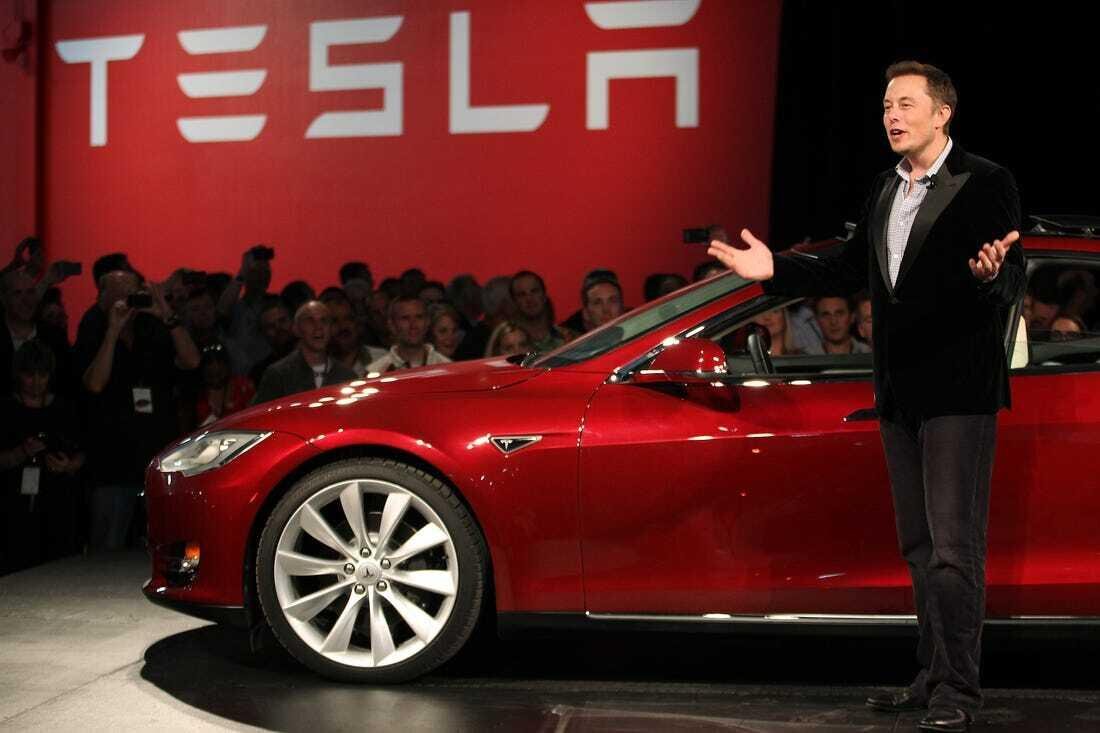 Илон Маск и его компания "Tesla"