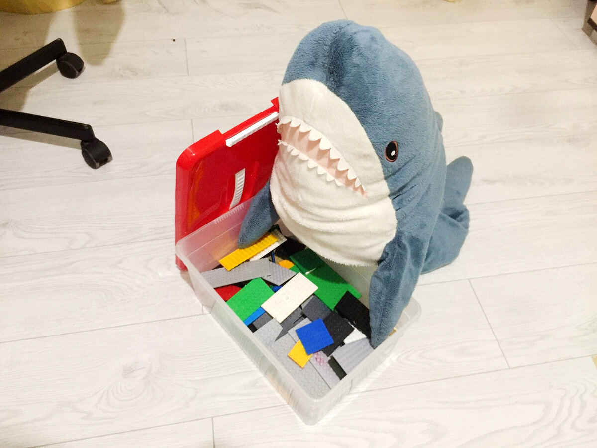 Акула из Ikea помогает нам в уборке