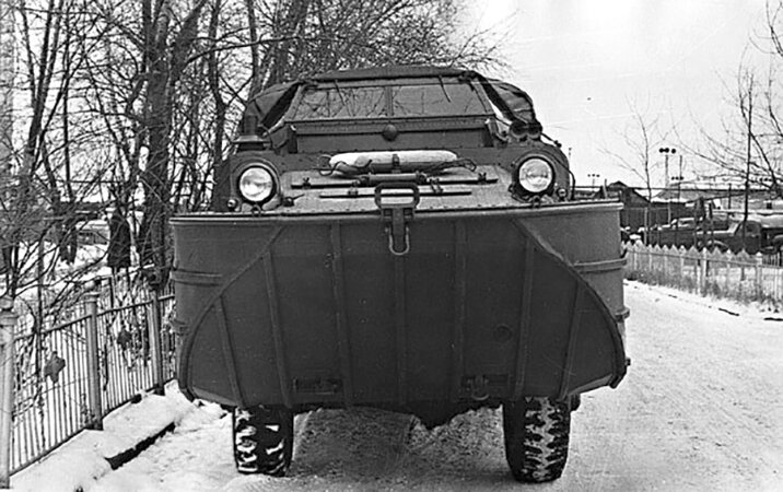 Большой автомобиль водоплавающий ЗИС-485. Адрес иллюстрации: http://denisovets.ru/zil/zilprototips/ZIS485_4.jpg