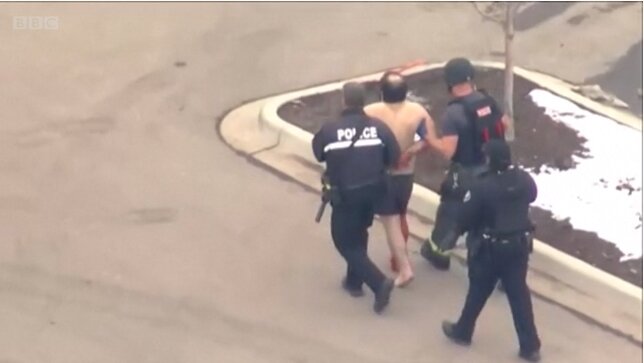 Похоже, преступник белый, не так ли?