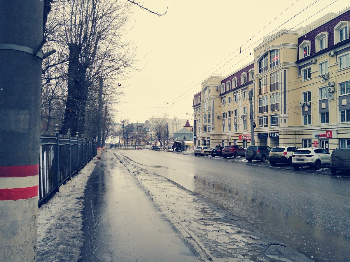 Улица Московская, близ парка имени Пушкина 