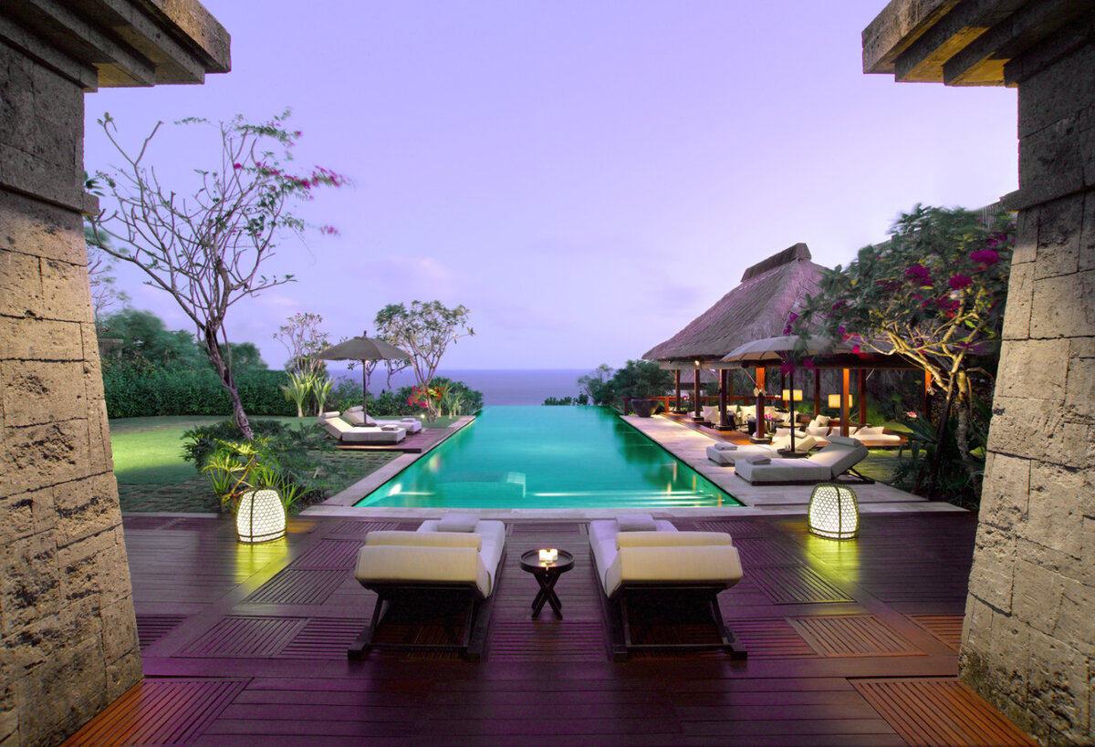 Источник: https://jetsetta.com/wp-content/uploads/2014/05/Bulgari-Resort-in-Bali.jpg